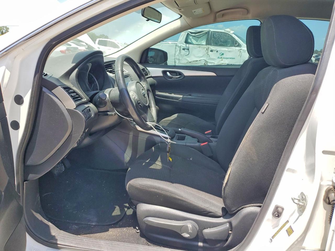 2018 Nissan Sentra S - zdjęcie 7