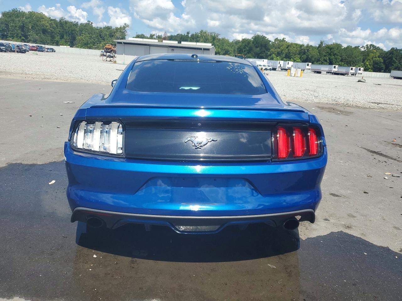2017 Ford Mustang - zdjęcie 6