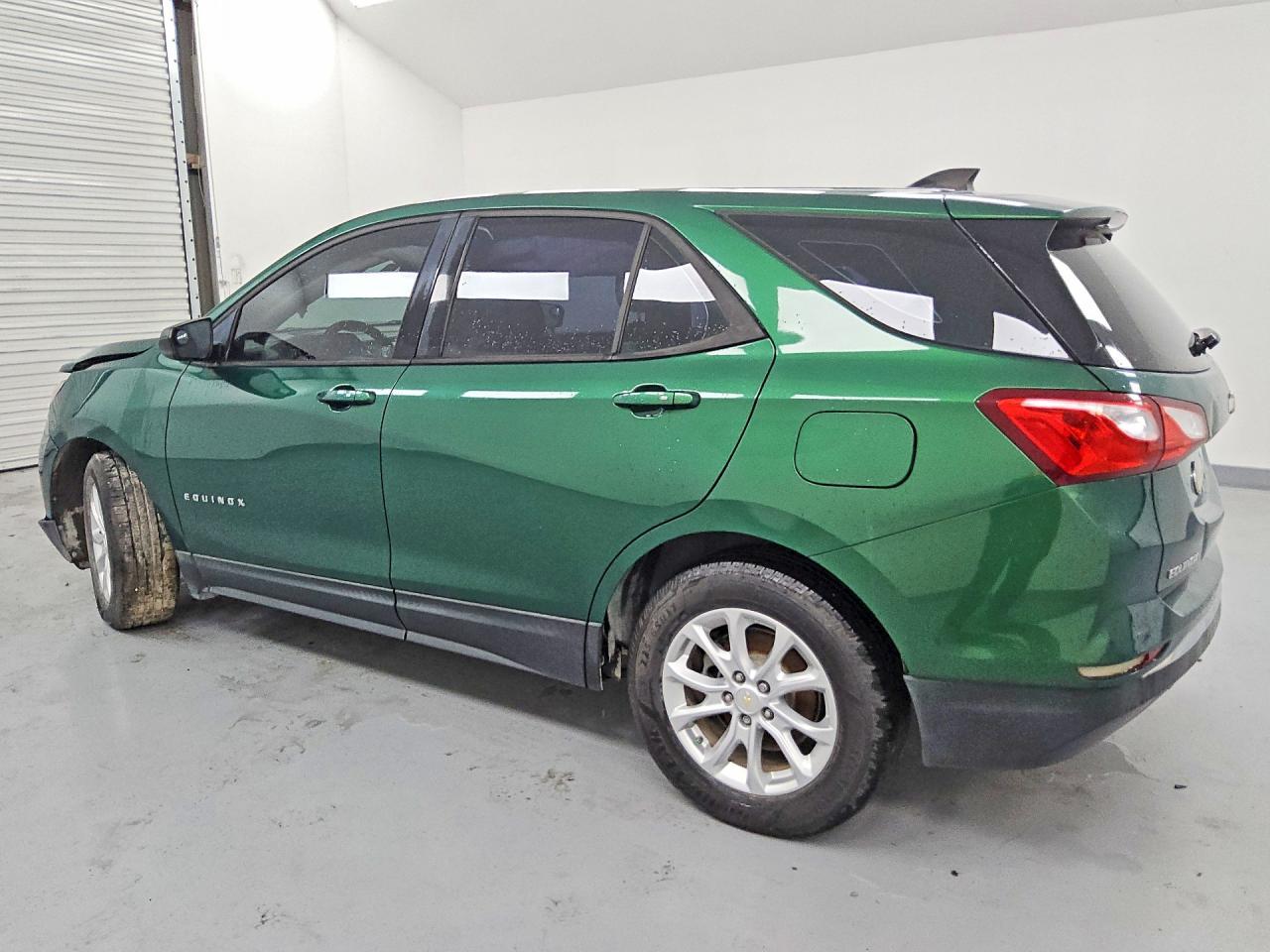 2018 Chevrolet Equinox Ls - zdjęcie 2