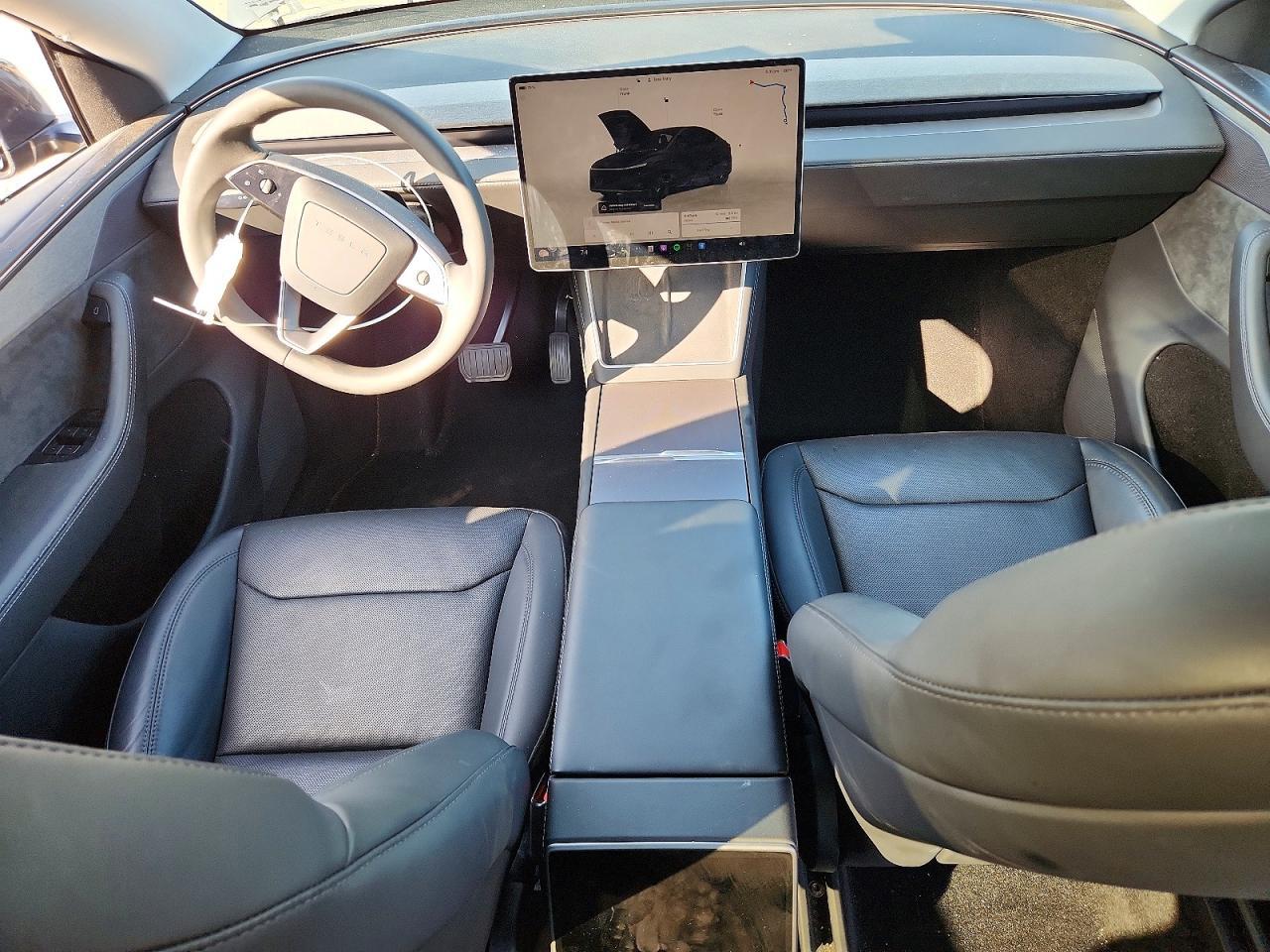 2026 Tesla Model Y - zdjęcie 8