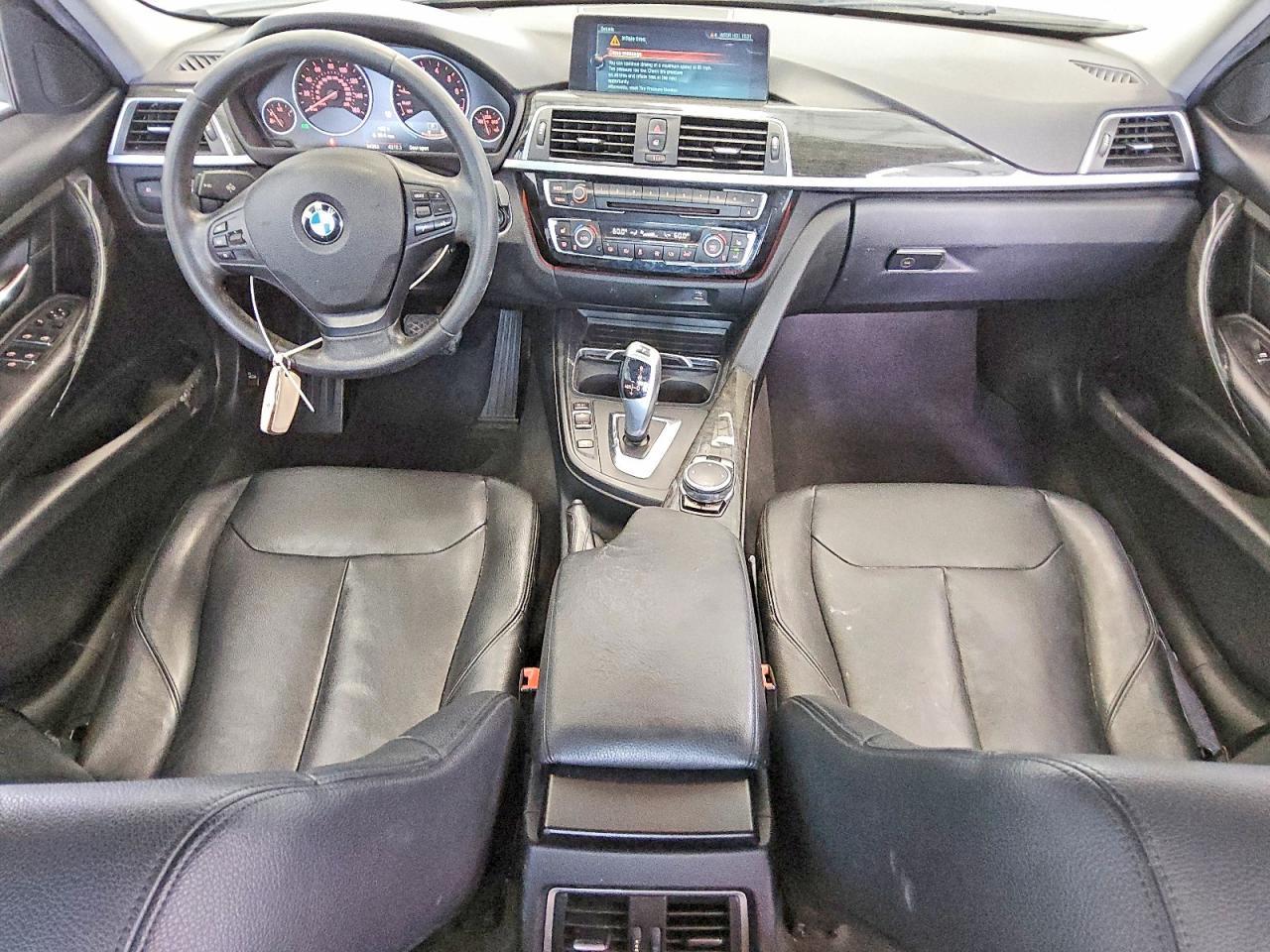 2017 BMW Seria 3 320i - zdjęcie 8