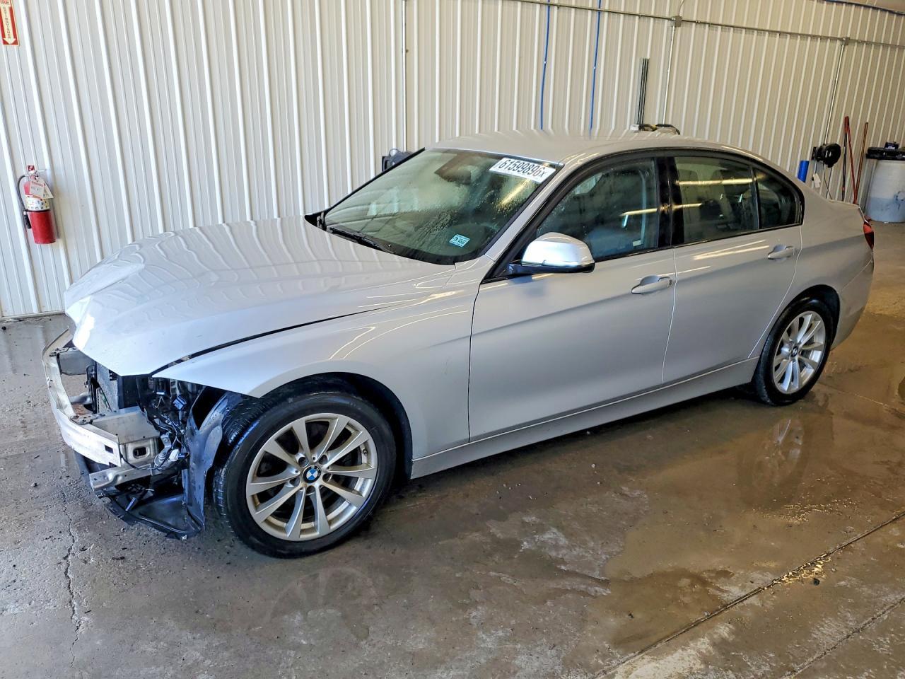 2018 BMW Seria 3 320i - zdjęcie główne