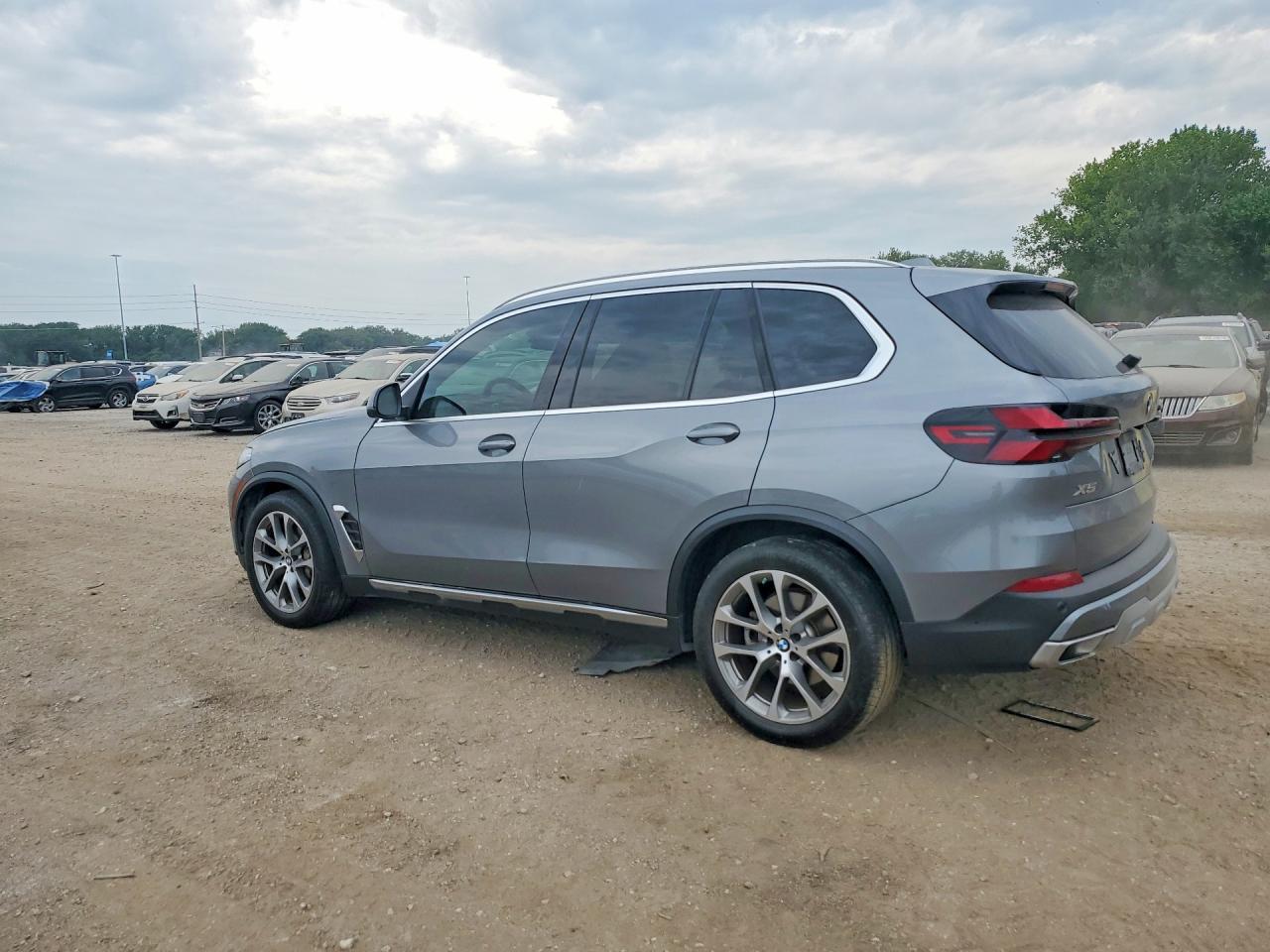 2024 BMW X5 xDrive40I - zdjęcie 2