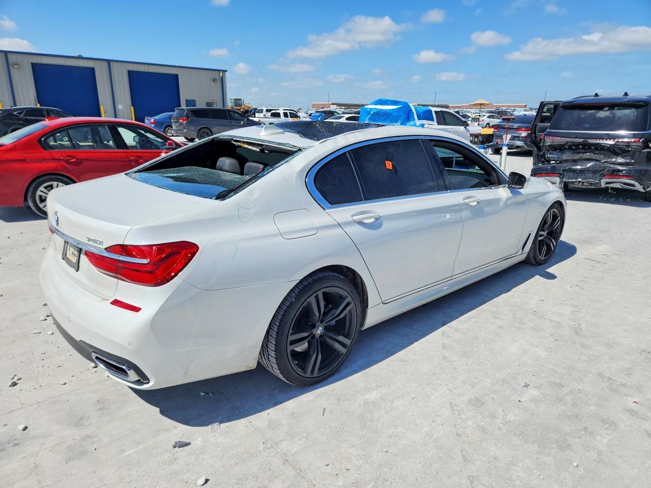 2019 BMW Seria 7 740i - zdjęcie 3