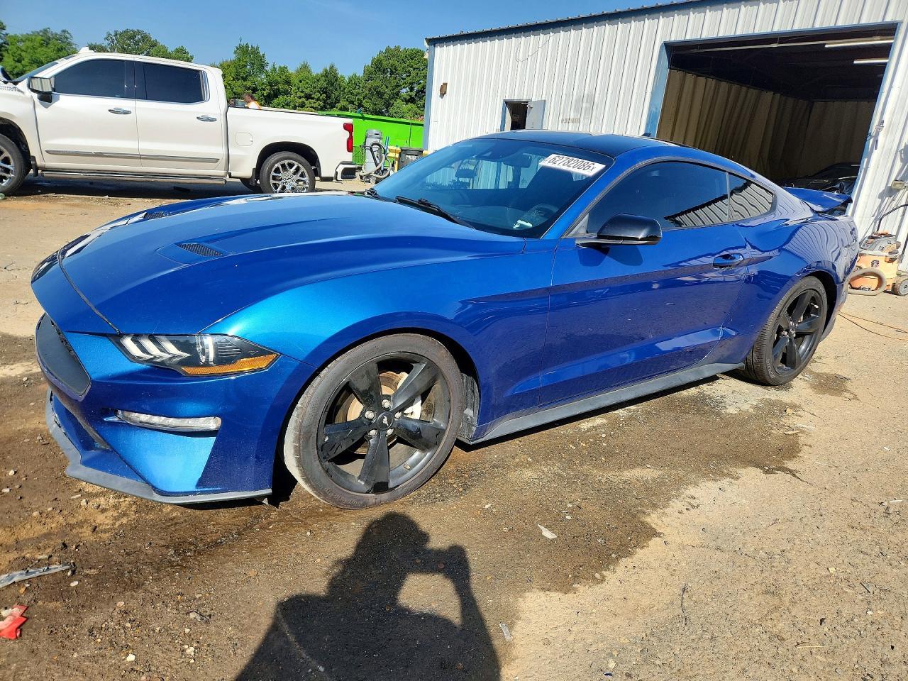 2022 Ford Mustang - zdjęcie główne