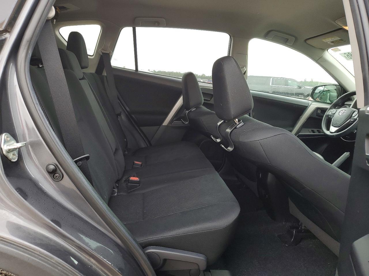 2018 Toyota Rav4 Le - zdjęcie 11