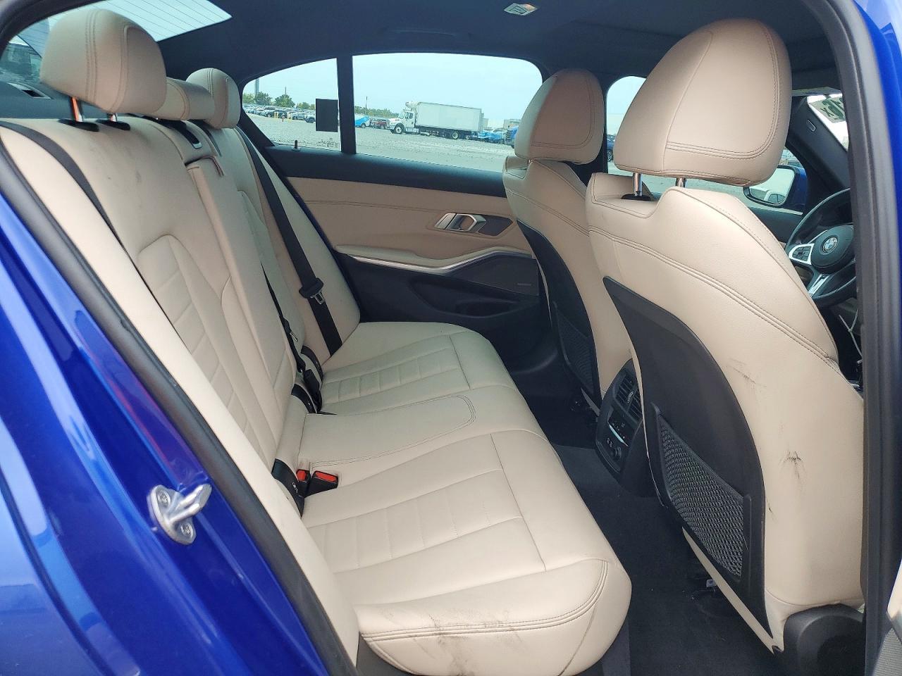 2020 BMW Seria 3 330i - zdjęcie 10