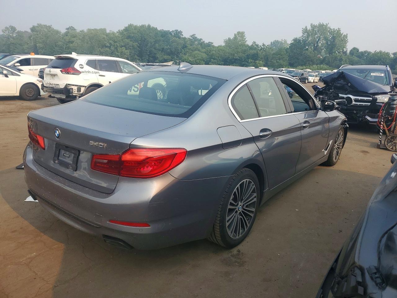 2019 BMW Seria 5 540i - zdjęcie 3