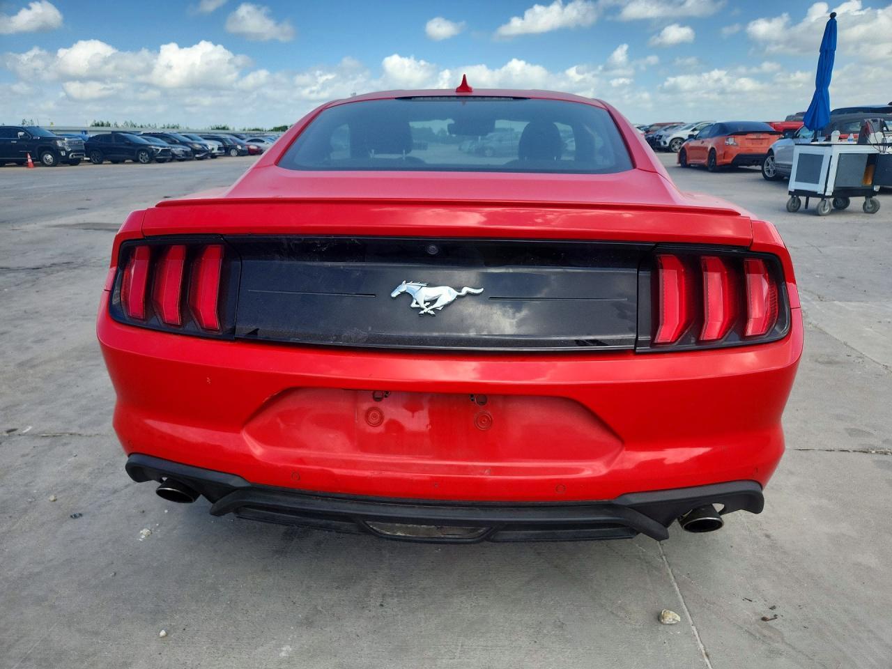 2023 Ford Mustang - zdjęcie 6