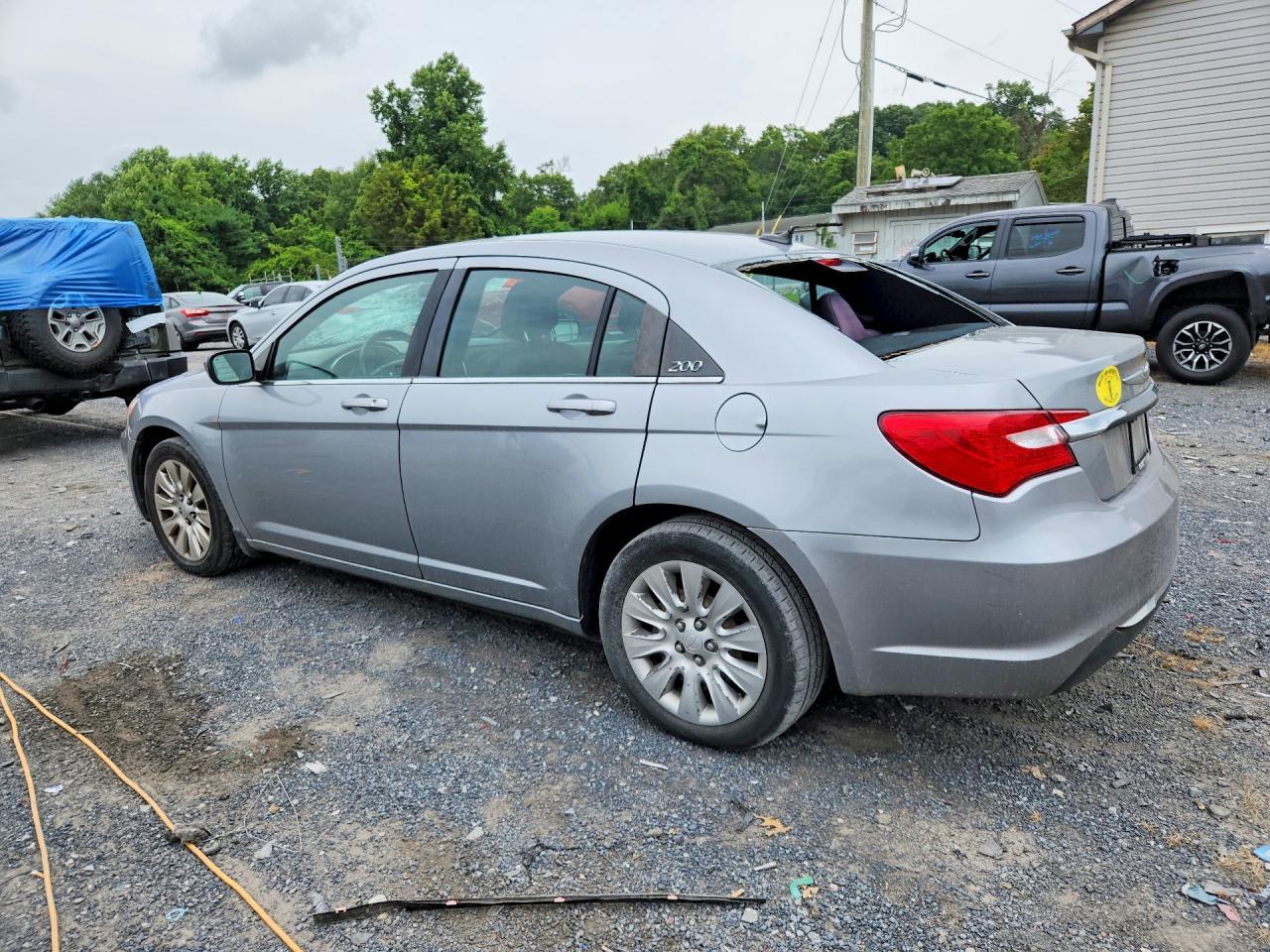 2014 Chrysler 200 Lx - zdjęcie 2
