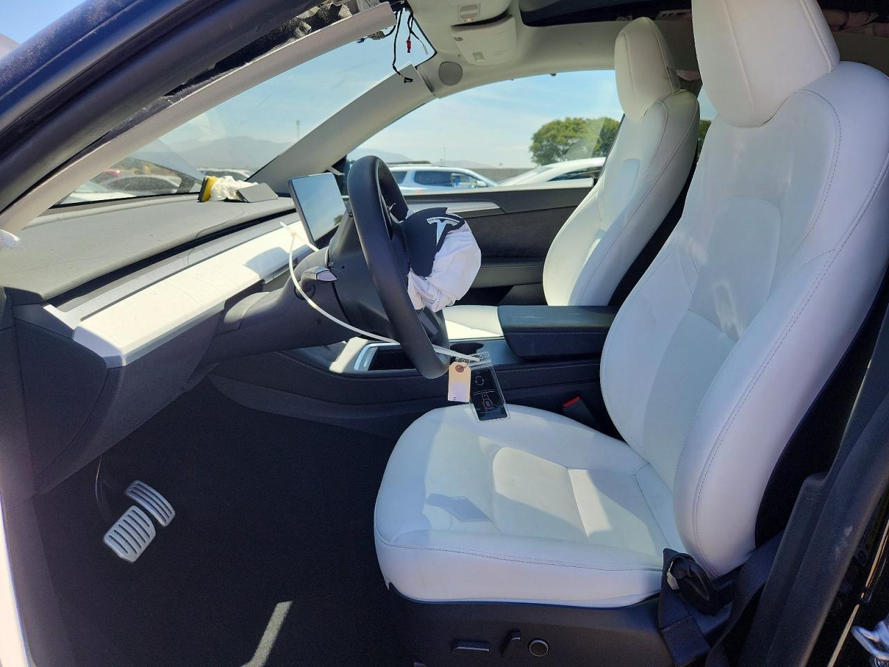 2025 Tesla Model Y - zdjęcie 7