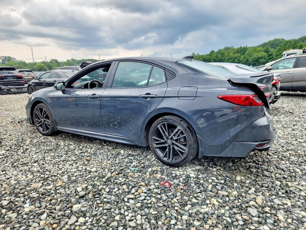 2025 Toyota Camry Xse - zdjęcie 2