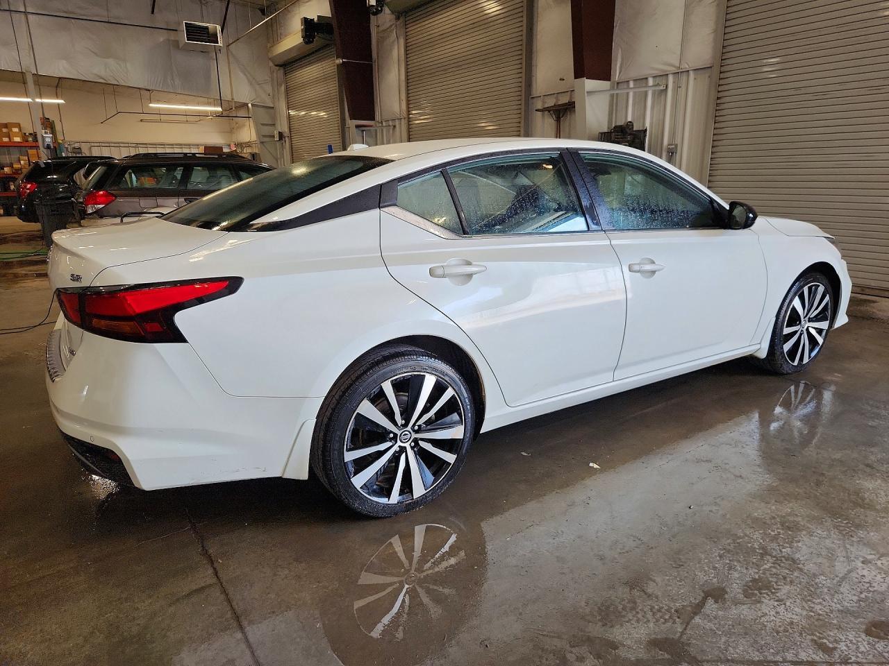 2020 Nissan Altima Sr - zdjęcie 3
