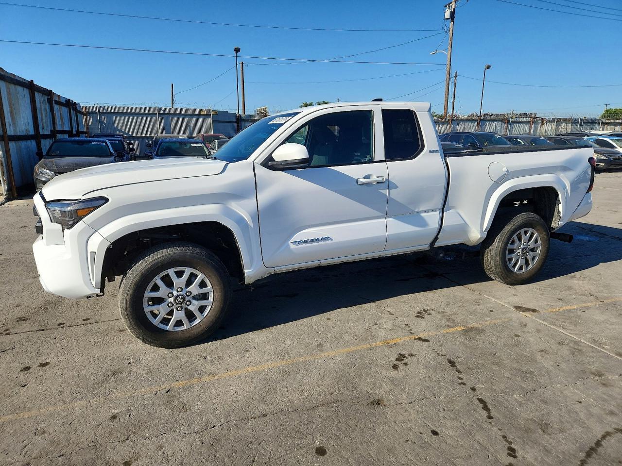 2025 Toyota Tacoma Sr5 - zdjęcie główne