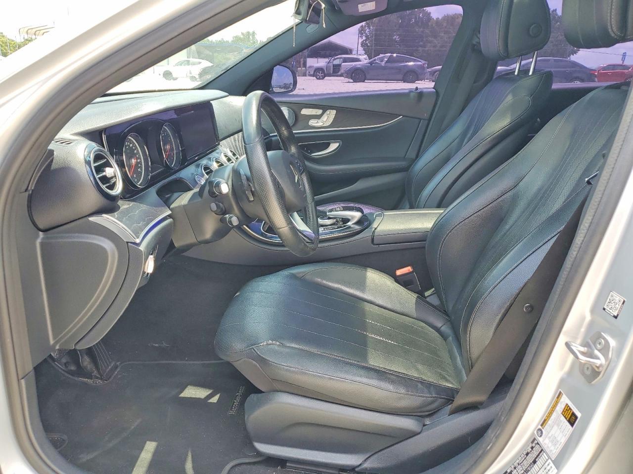 2017 Mercedes-Benz E 300 - zdjęcie 7