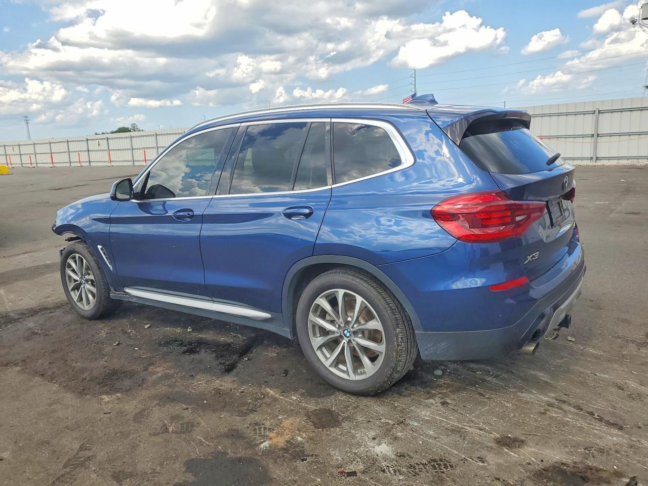 2019 BMW X3 Sdrive30I - zdjęcie 2