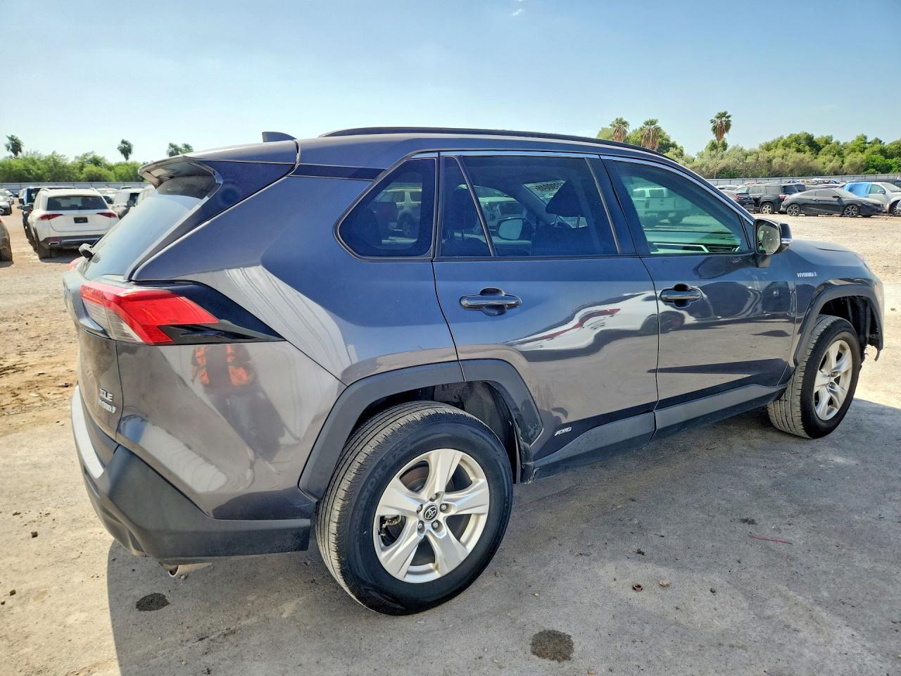 2021 Toyota Rav4 Xle - zdjęcie 3