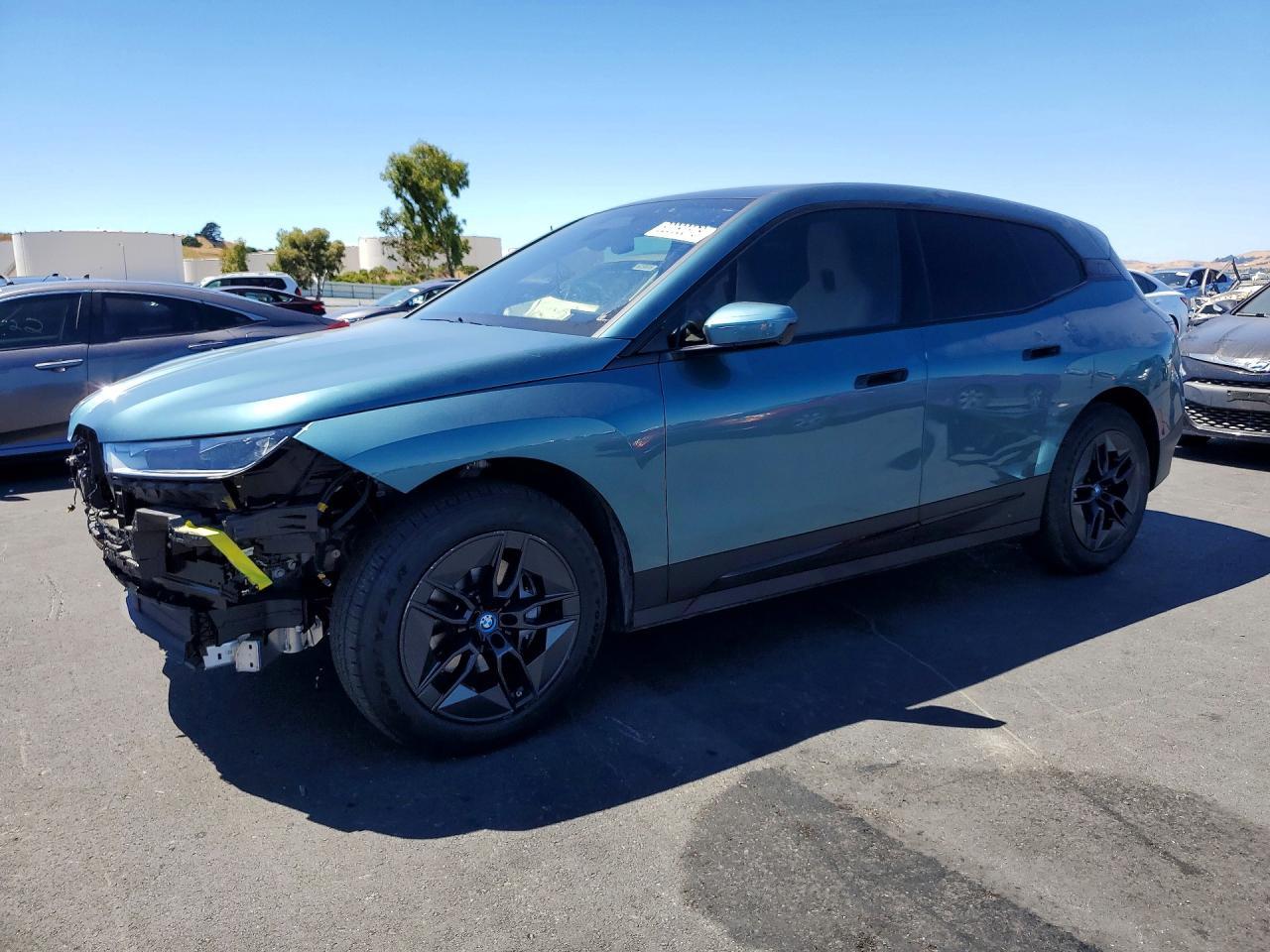 2024 BMW Ix xDrive50 - zdjęcie główne