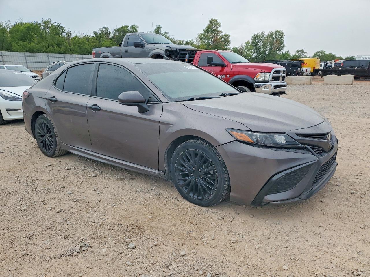 2021 Toyota Camry Se - zdjęcie 4