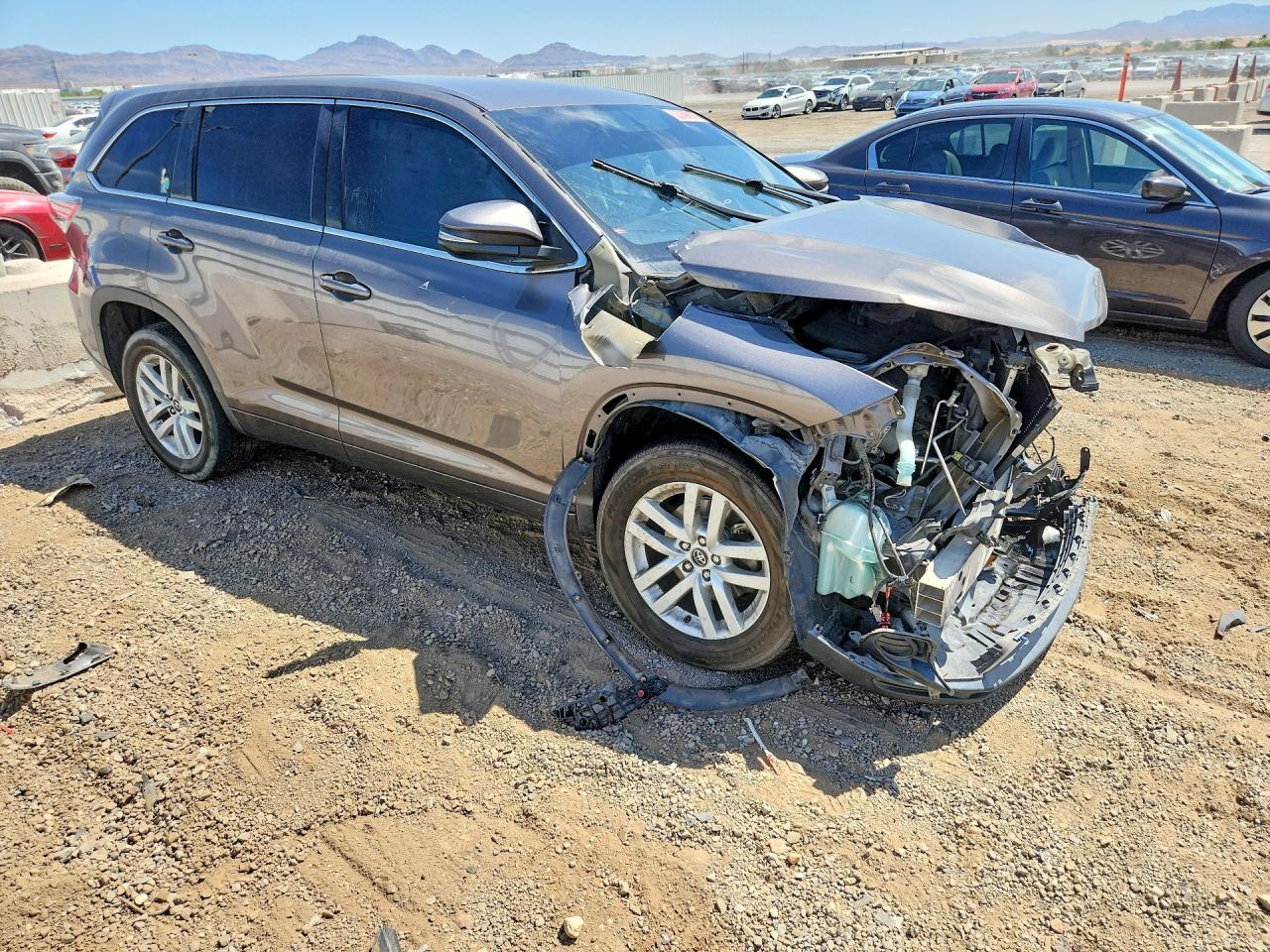 2016 Toyota Highlander Base - zdjęcie 4