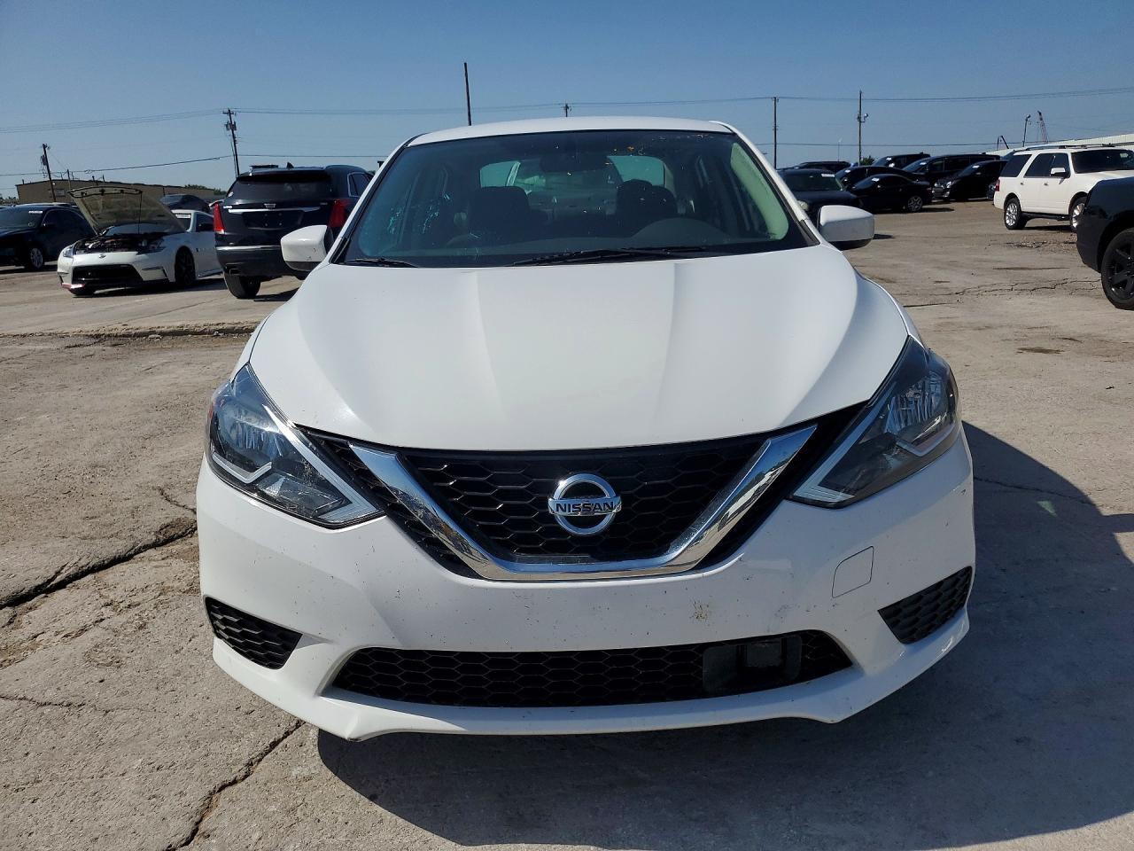 2019 Nissan Sentra S - zdjęcie 5