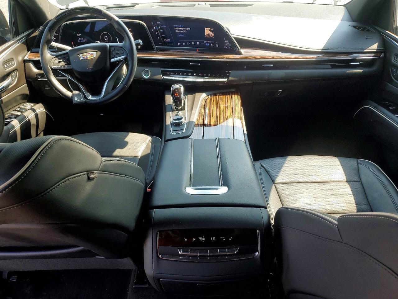 2024 Cadillac Escalade Premium Luxury - zdjęcie 8