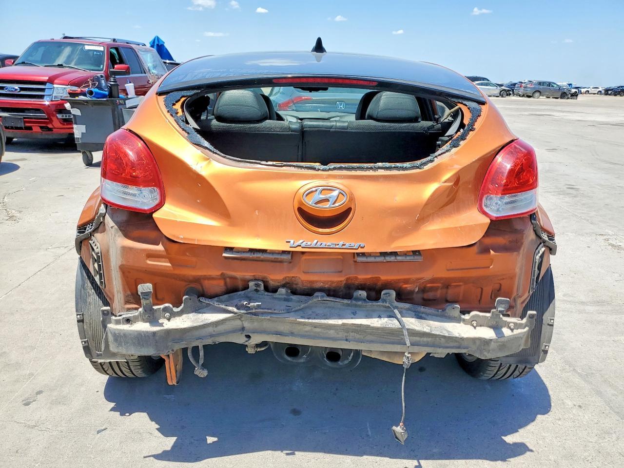 2013 Hyundai Veloster Base - zdjęcie 6