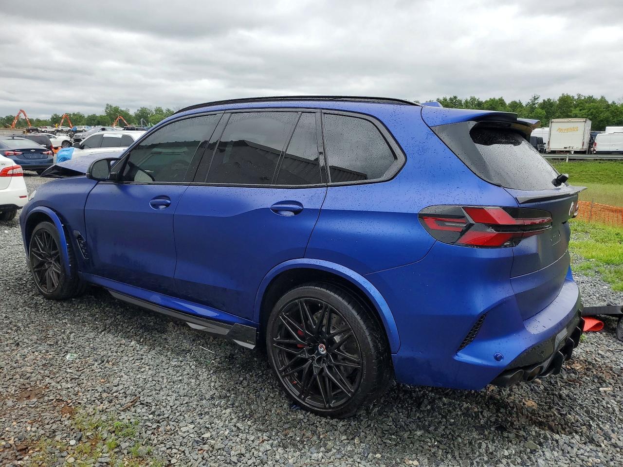 2025 BMW X5 M Competition - zdjęcie 2