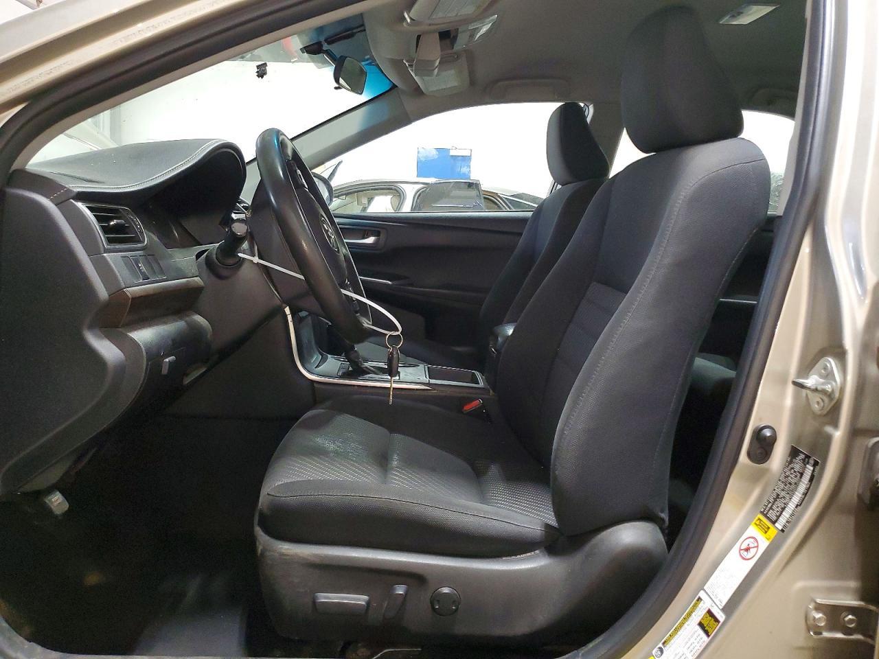 2016 Toyota Camry Le - zdjęcie 7