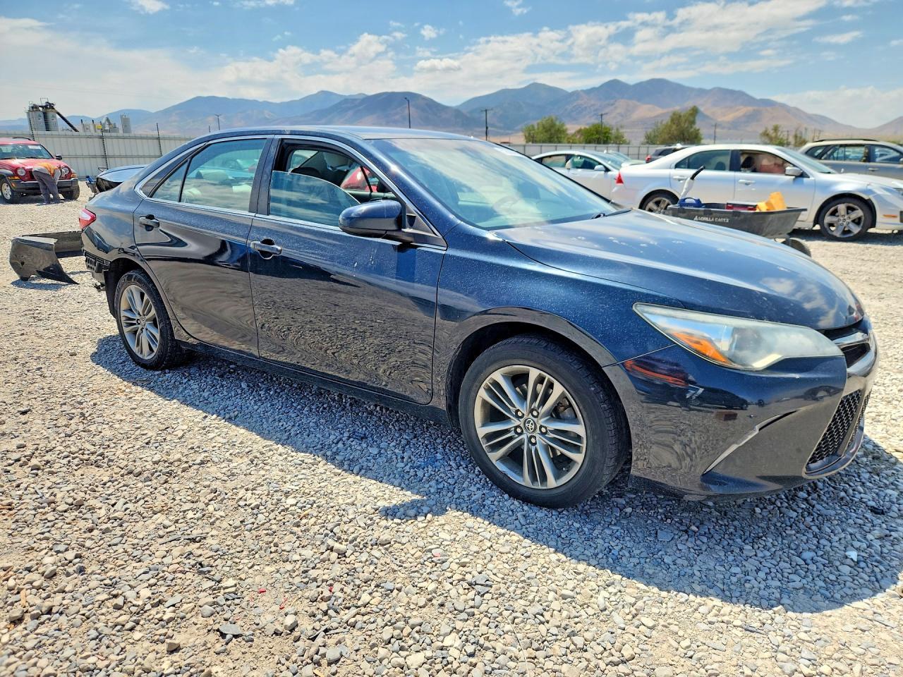 2016 Toyota Camry Se - zdjęcie 4