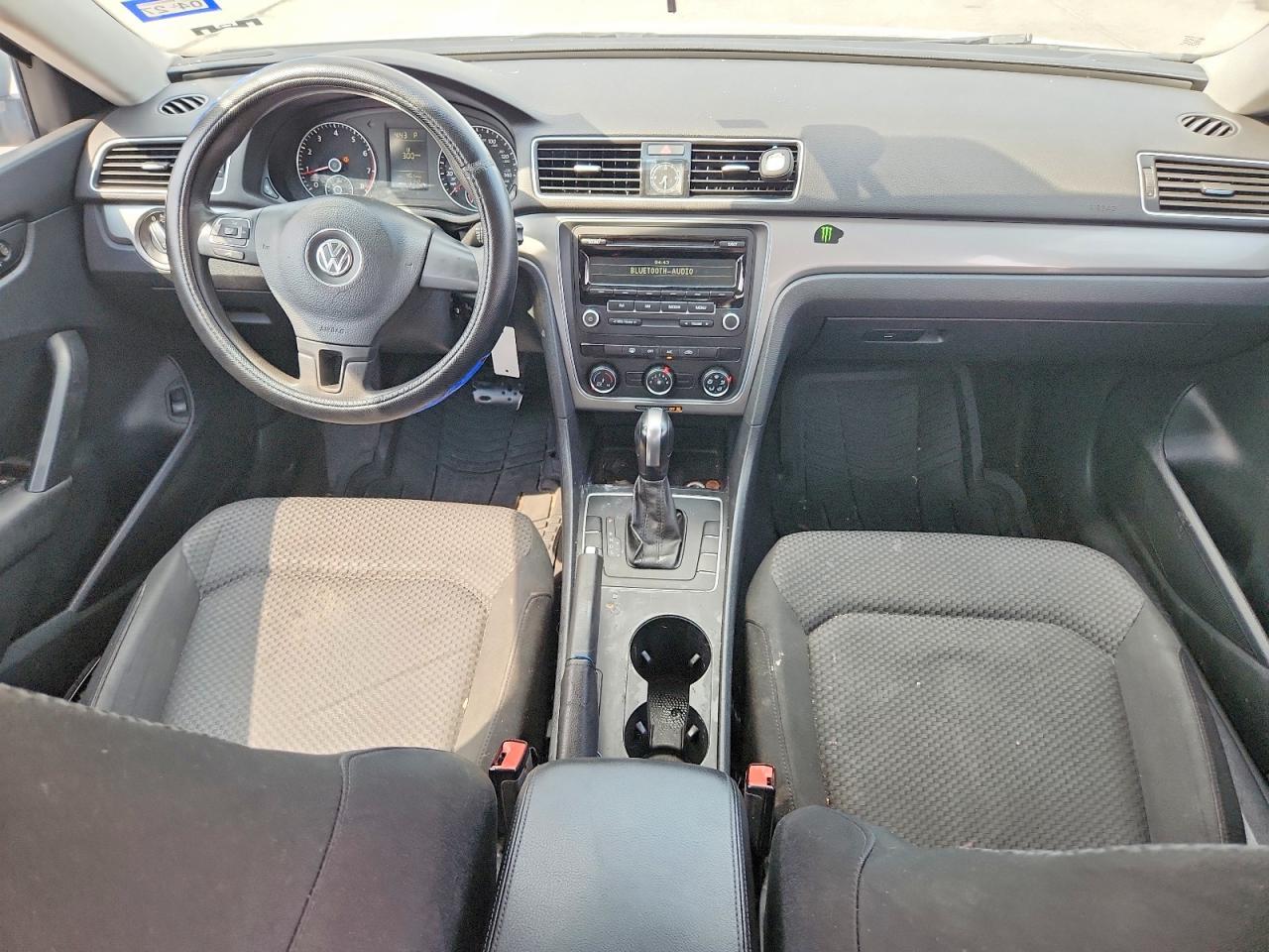 2014 Volkswagen Passat S - zdjęcie 8