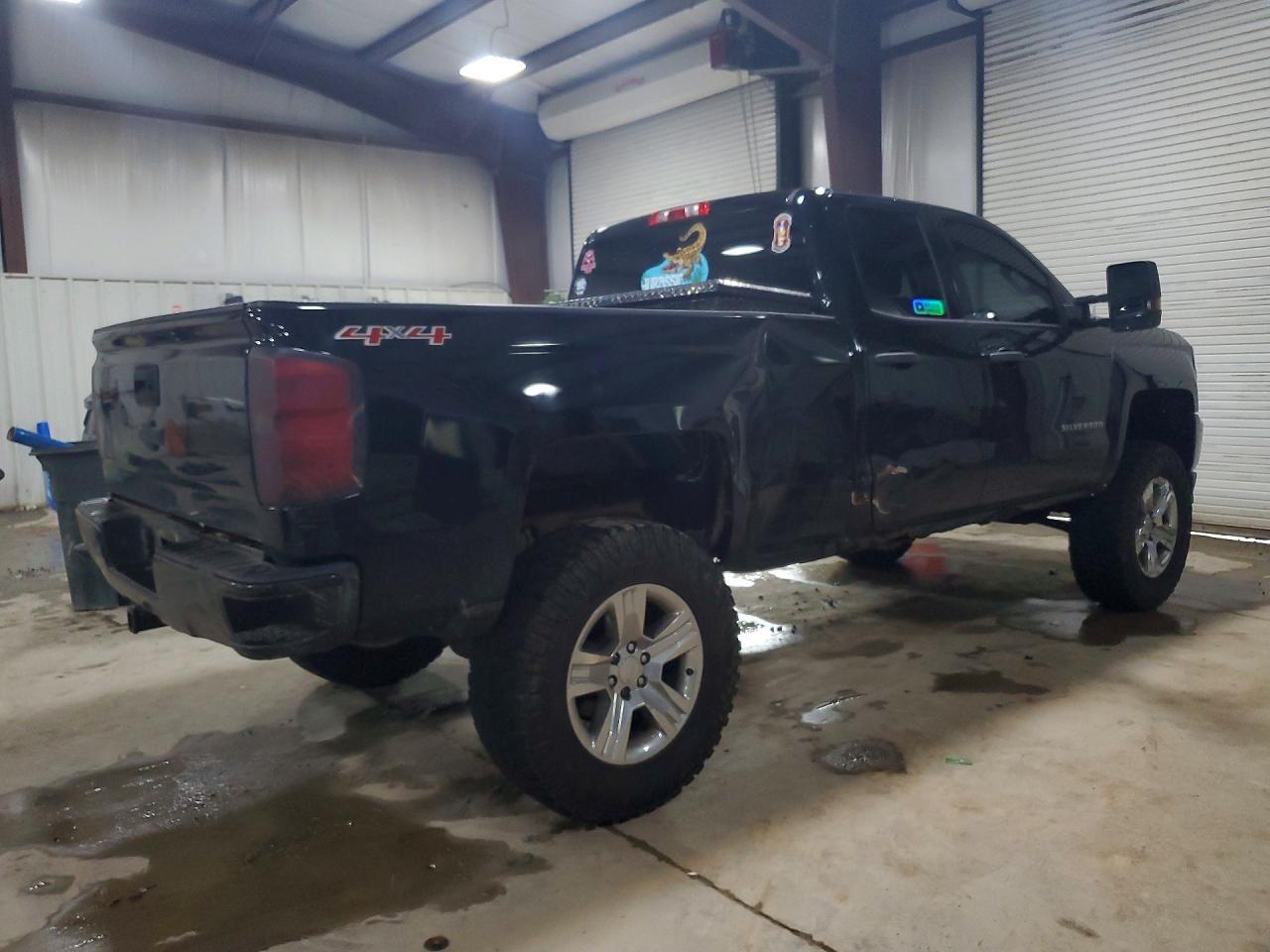 2017 Chevrolet Silverado K1500 Custom - zdjęcie 3