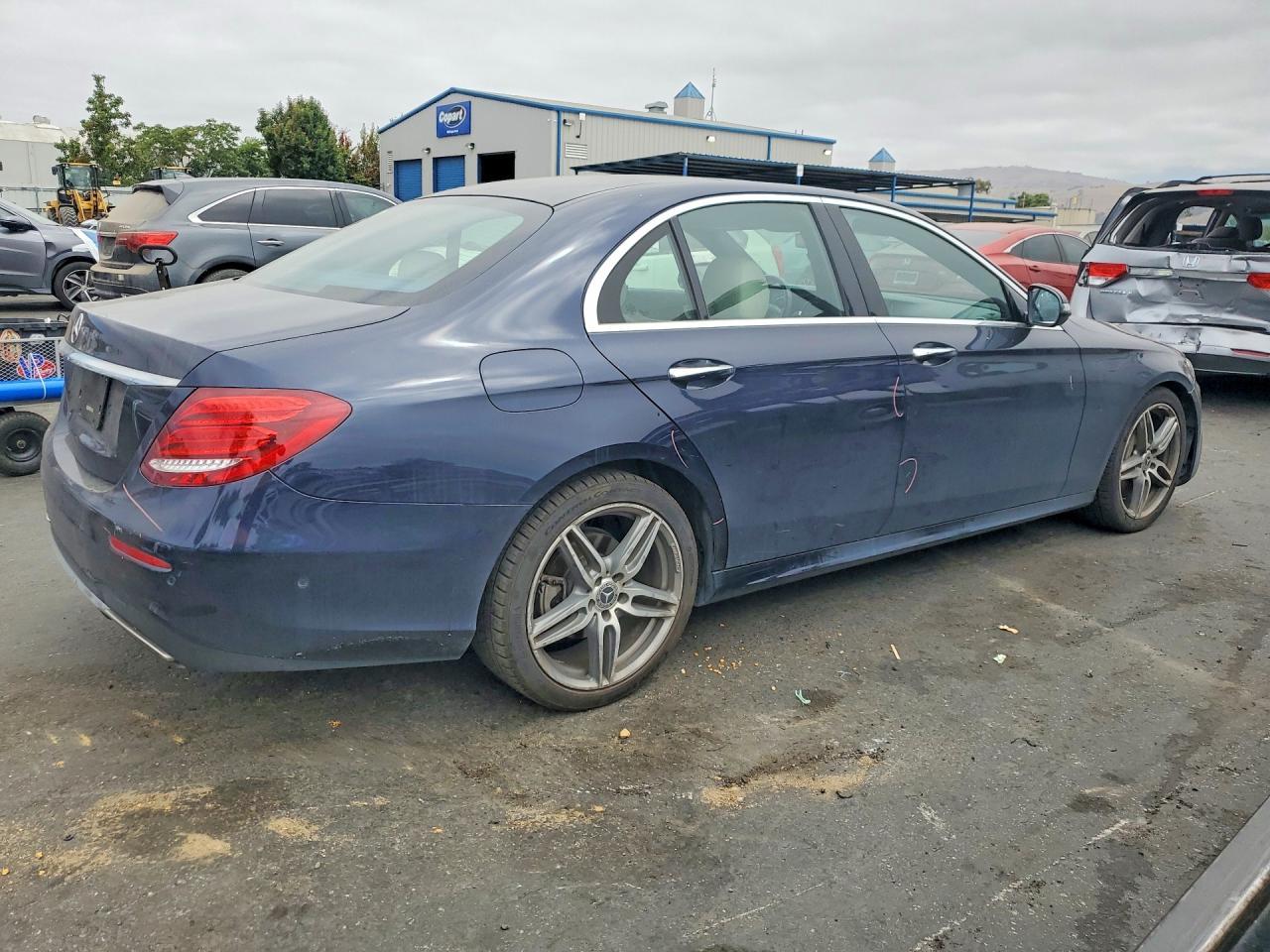 2018 Mercedes-Benz E 300 - zdjęcie 3