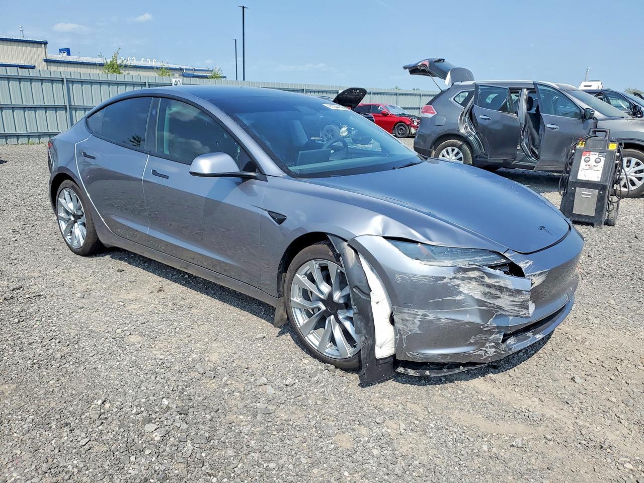 2026 Tesla Model 3 - zdjęcie 4