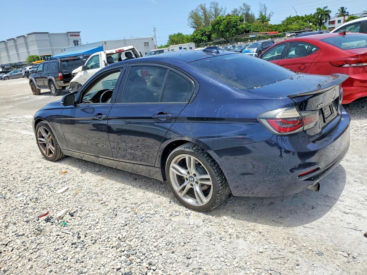 2016 BMW Seria 3 320i - zdjęcie 2
