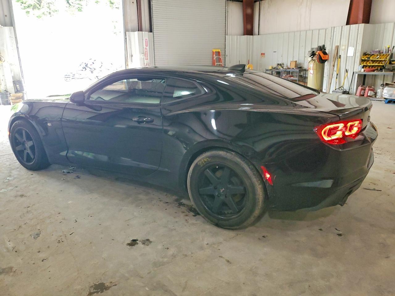 2020 Chevrolet Camaro Ls - zdjęcie 2