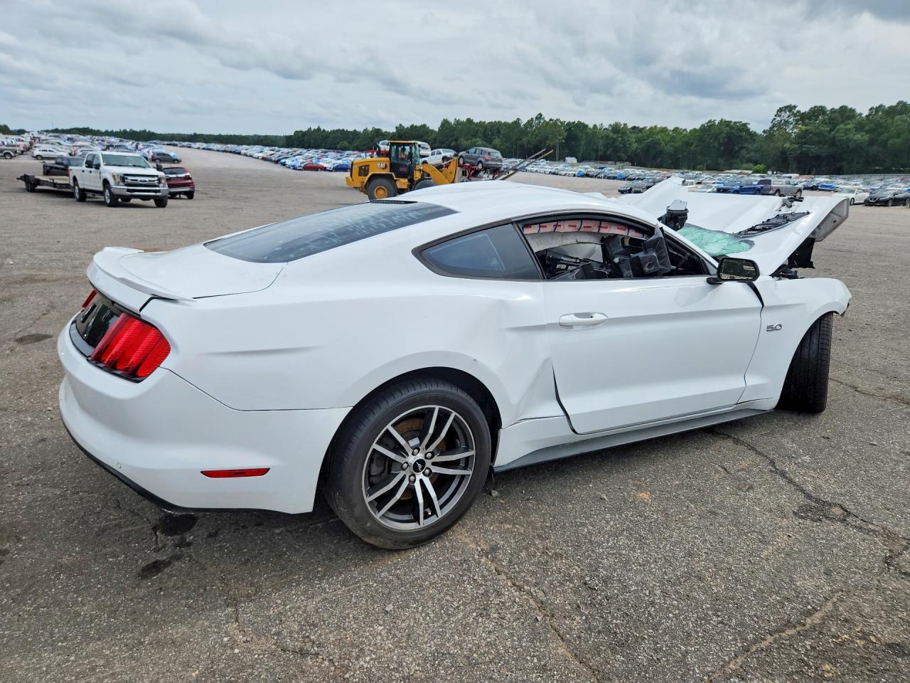Ford Mustang - zdjęcie 3