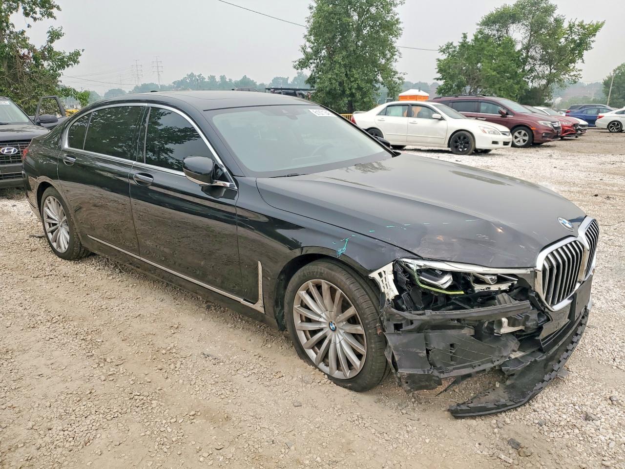 2020 BMW Seria 7 745e - zdjęcie 4