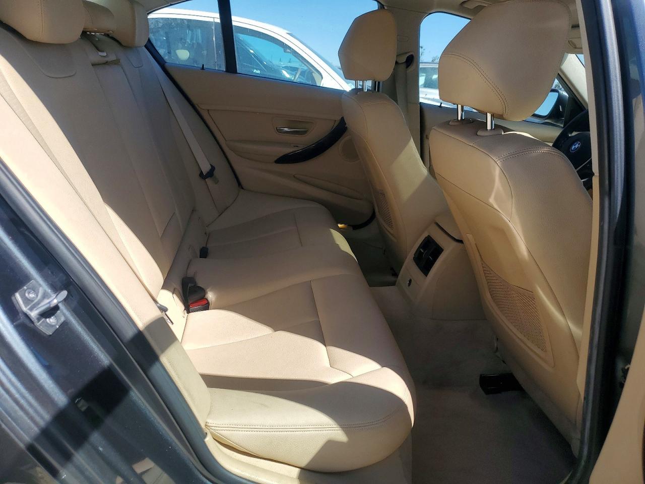2015 BMW 328 I - zdjęcie 10