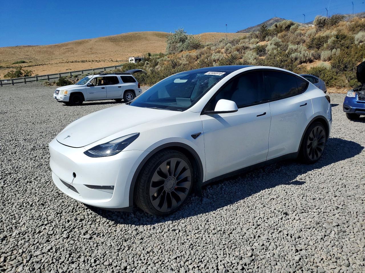 2023 Tesla Model Y - zdjęcie główne