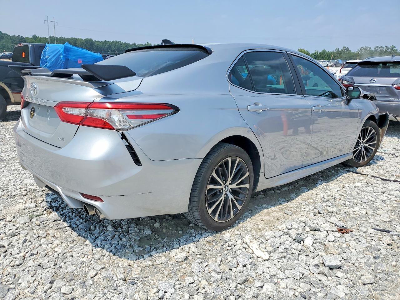 2018 Toyota Camry Se - zdjęcie 3