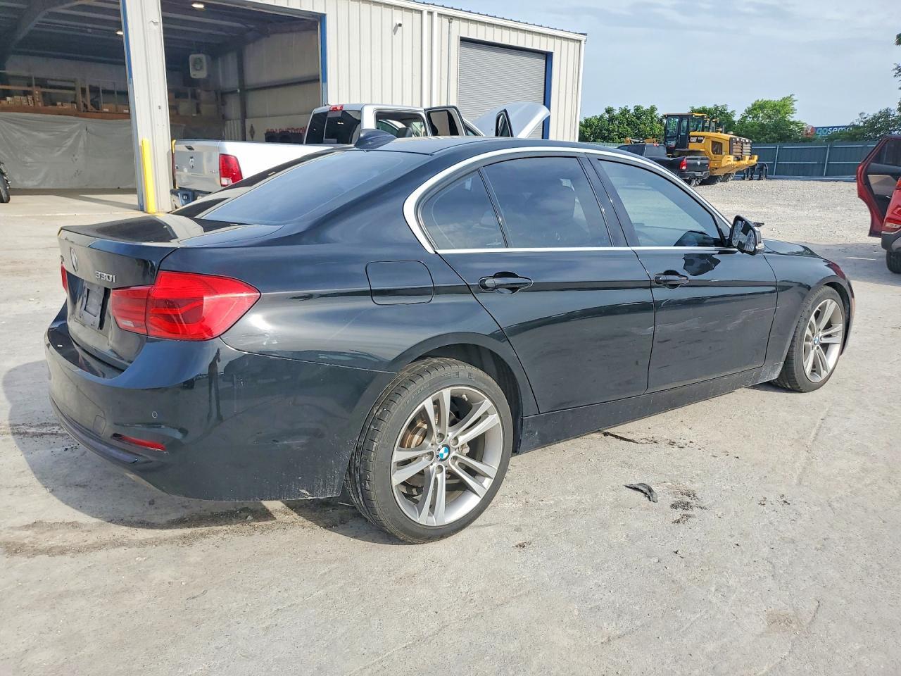 2017 BMW Seria 3 330i - zdjęcie 3