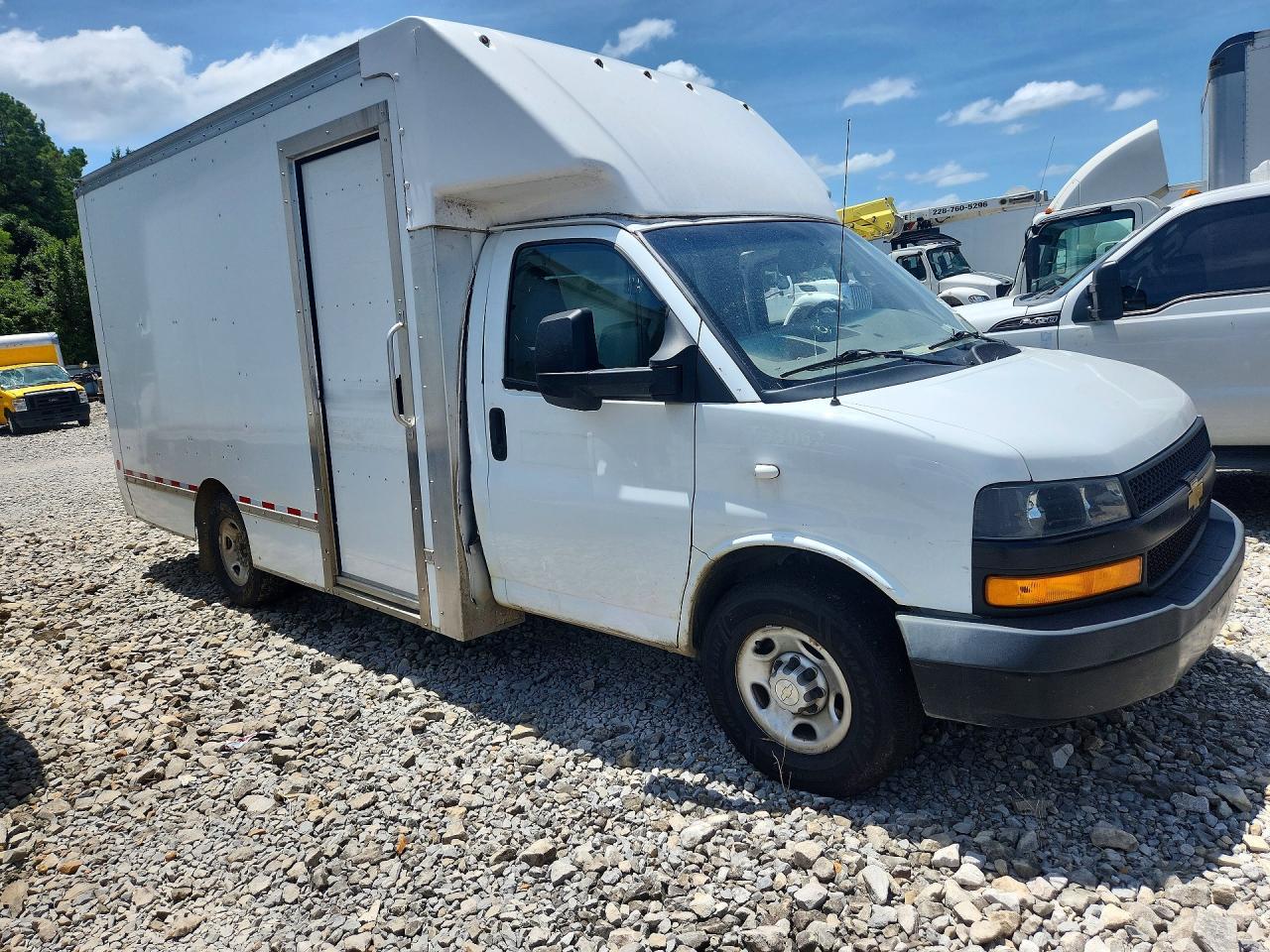2023 Chevrolet Express G3500 - zdjęcie 4