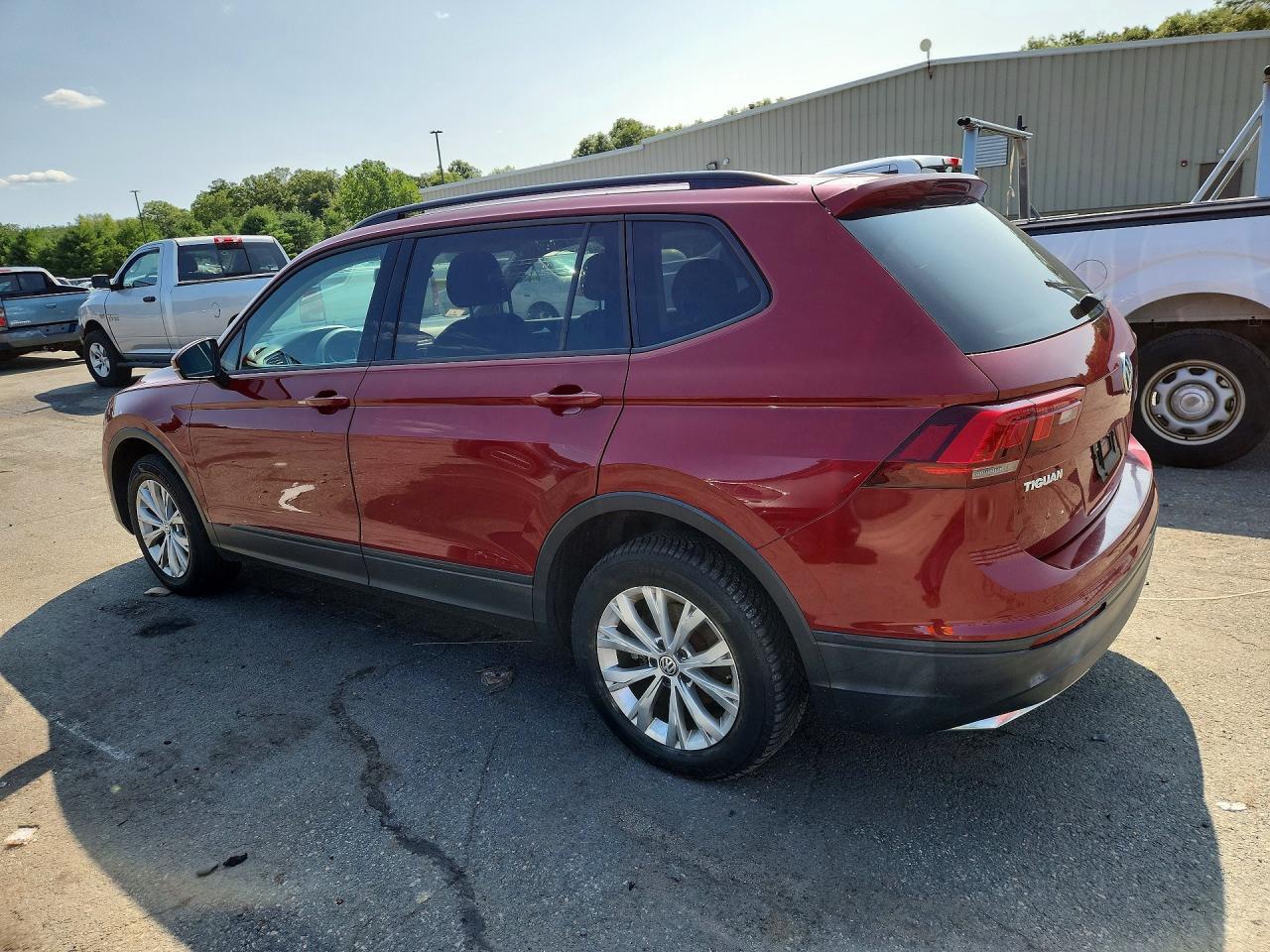 2018 Volkswagen Tiguan S - zdjęcie 2