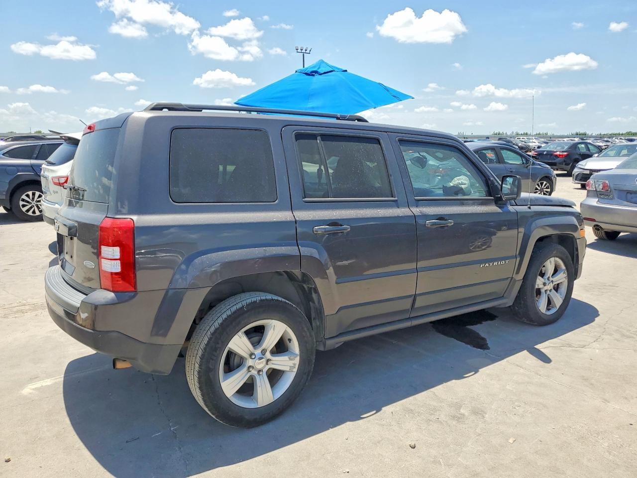 2016 Jeep Patriot Latitude - zdjęcie 3