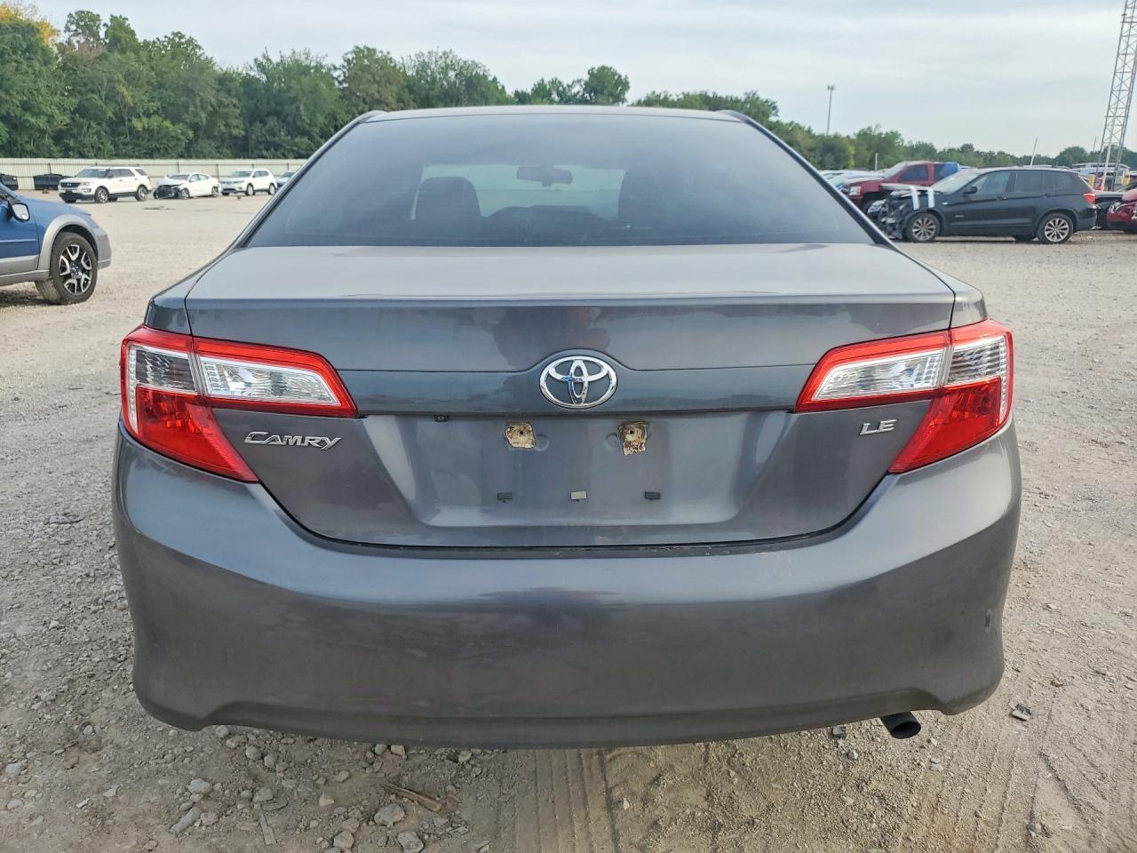 2014 Toyota Camry Le - zdjęcie 6