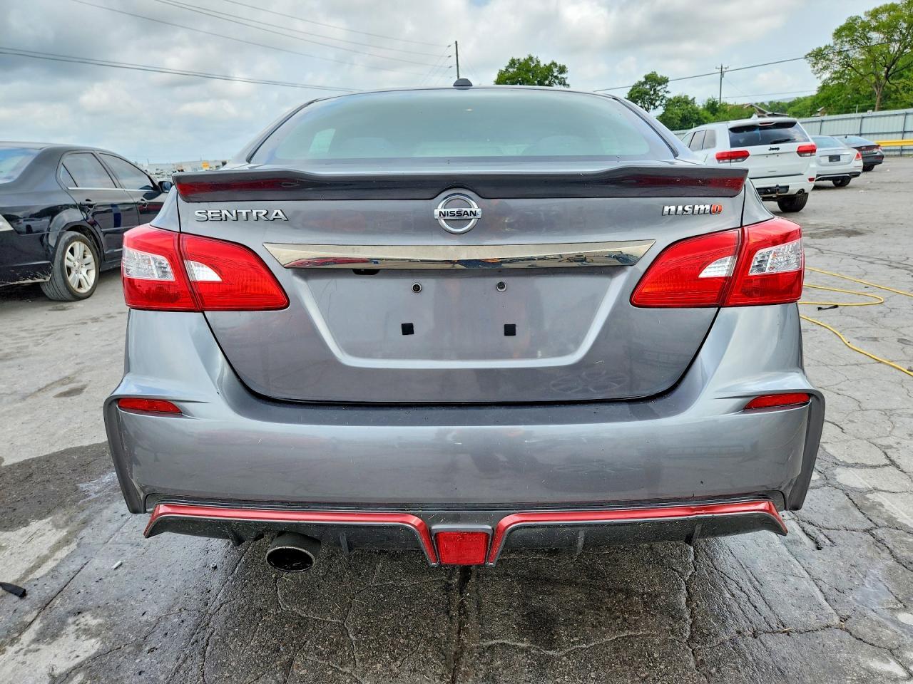 2017 Nissan Sentra Nismo - zdjęcie 6