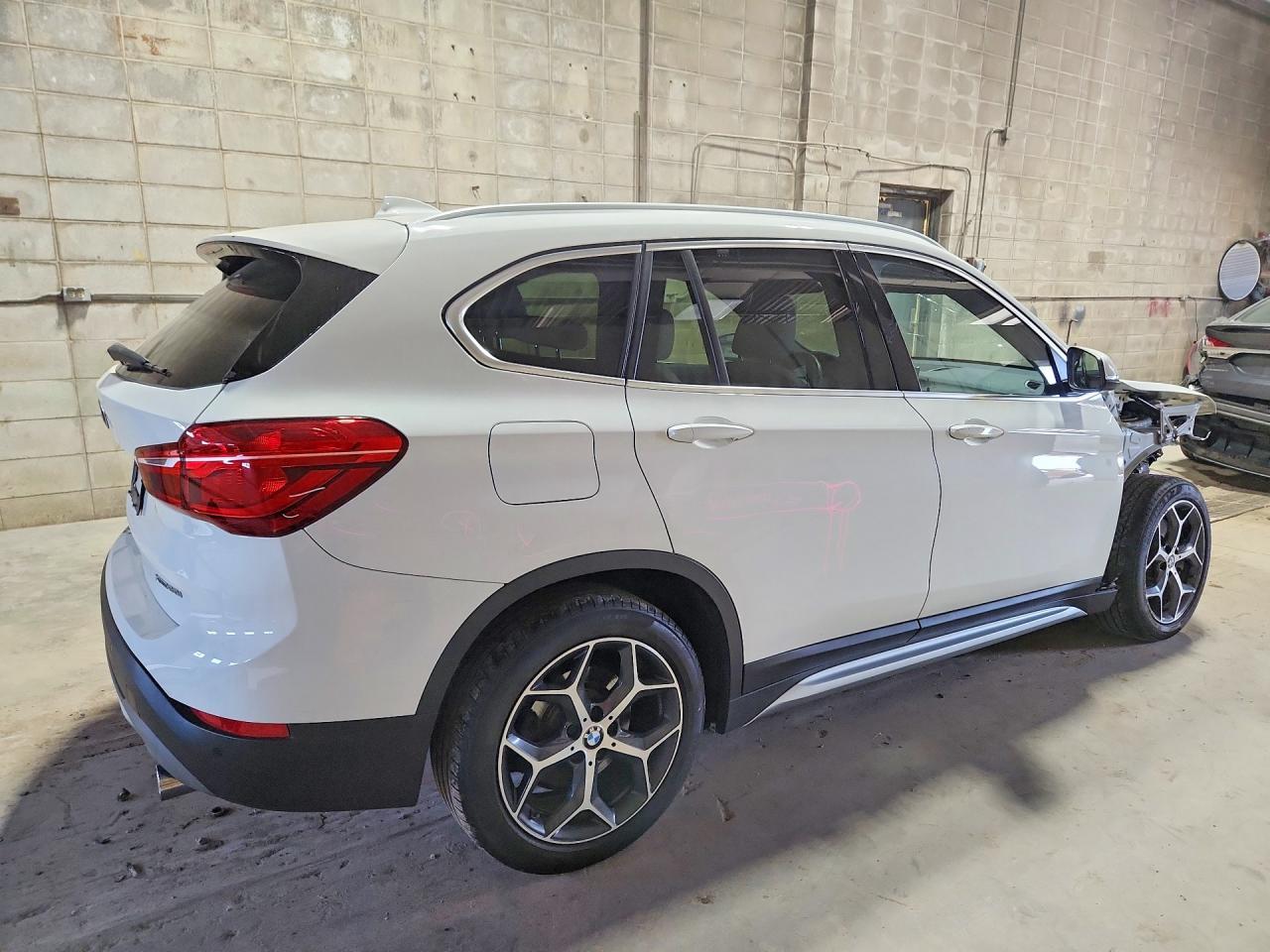 2019 BMW X1 xDrive28I - zdjęcie 3