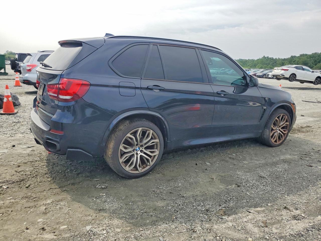 2015 BMW X5 xDrive50I - zdjęcie 3