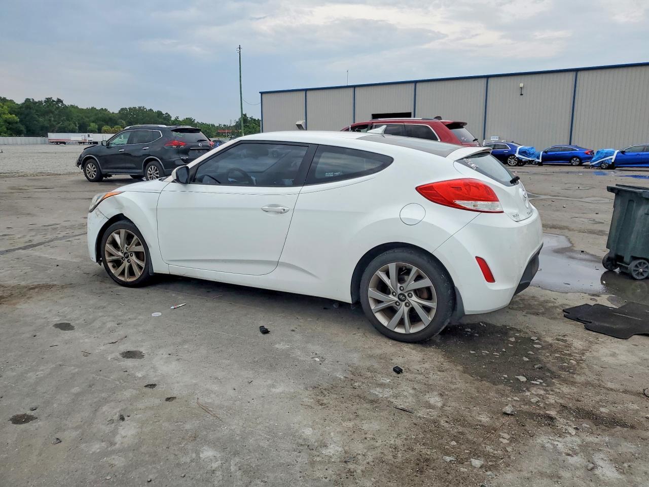 2016 Hyundai Veloster Base - zdjęcie 2